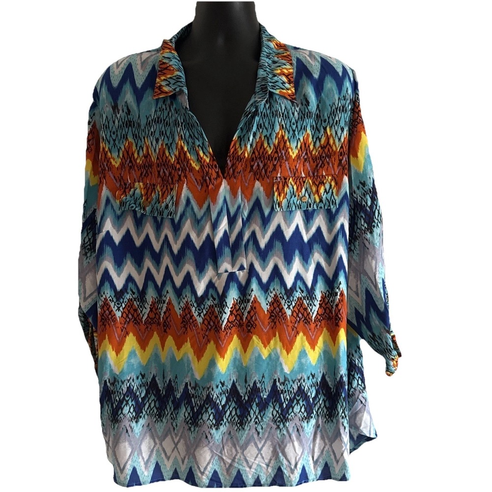 Cato Woman 26/28 Multicolored Abstract V Neck 3/4 Rayon, Roll Up Sleeves Pockets